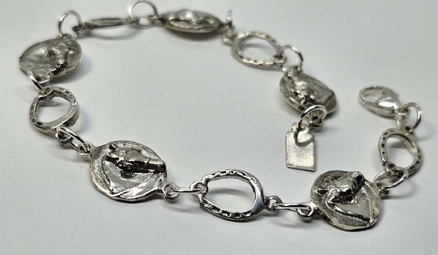 Driving Pony and Horse Shoe Petite linked Bracelet