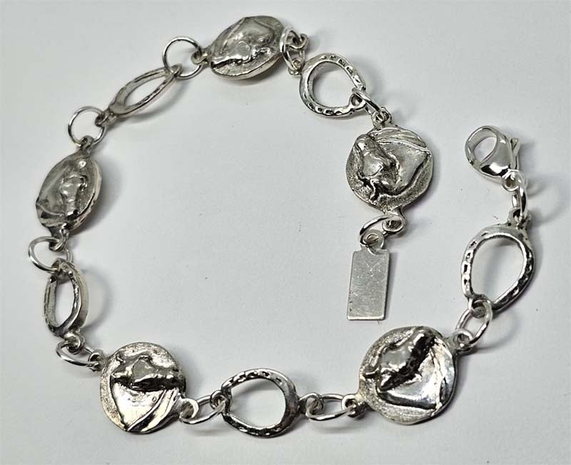 Driving Pony and Horse Shoe Petite linked Bracelet